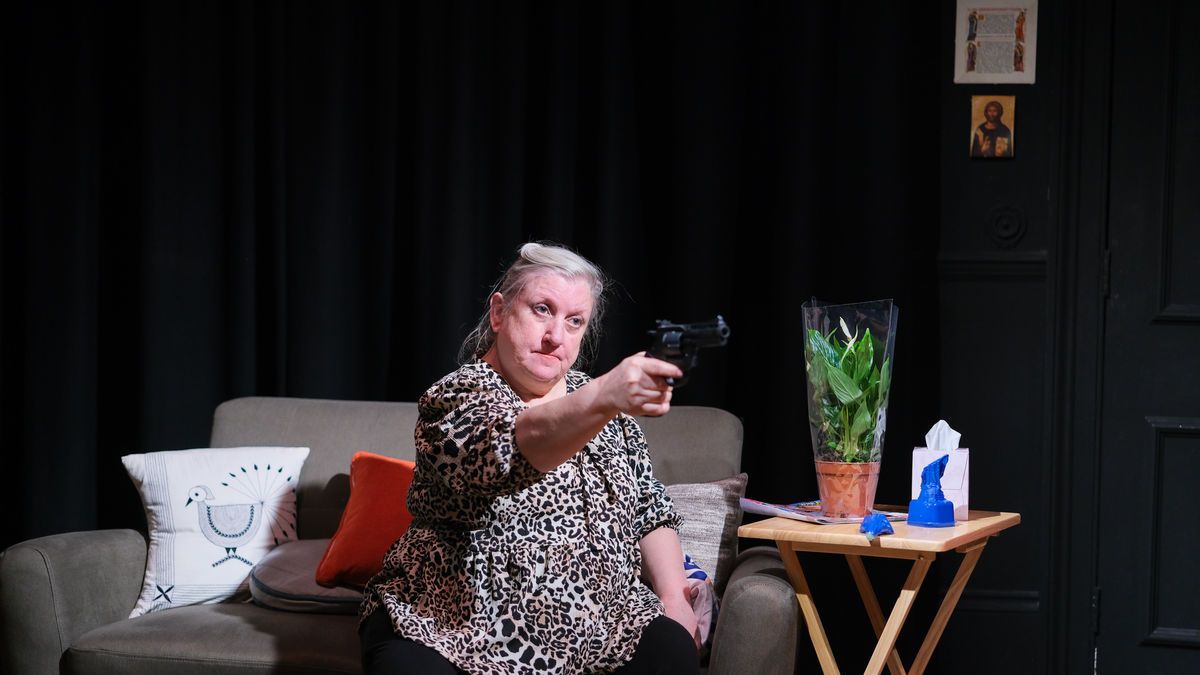 the-queen-of-quex-road-cover